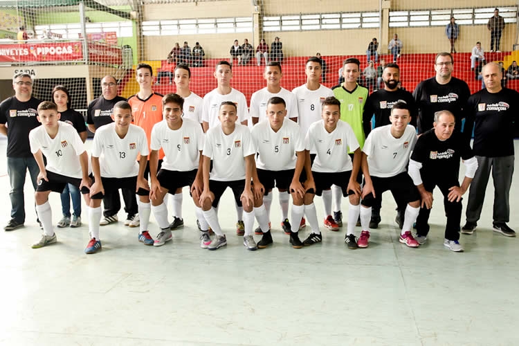 Jogo festivo da Federação Paulista de Futsal tem atletas do Vila Santista