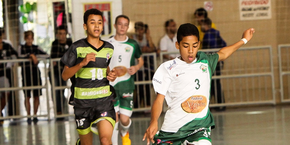 Vila Santista classifica 4 categorias para as quartas de finais do Metropolitano de Futsal